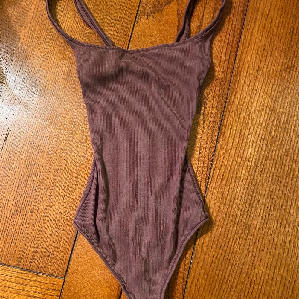 SKIMS- cotton rib bodysuit